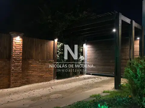 Vende casa de 3 dormitorios, en excelente estado, Pinares, Punta del Este