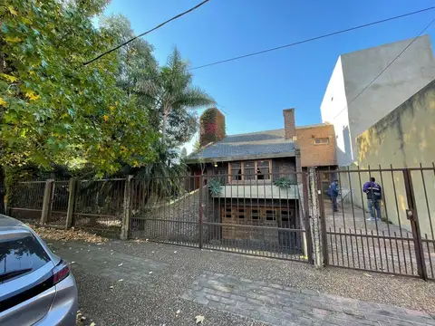 Chalet en Quilmes Este en Alquiler