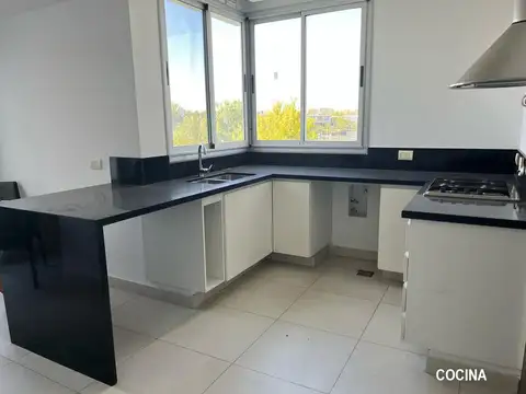 Departamento 4 ambientes con 3 baños