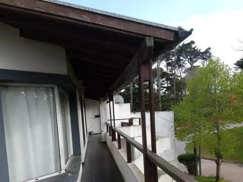 Departamento y Local en venta - 3 Dormitorios 3 Baños 2 Locales - 220Mts2 - Villa Gesell