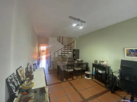 Francisco Beiró  al 3800, E/ Debenedetti y Carlos Gardel