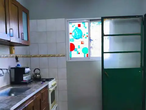 Departamento 6 ambientes con 2 baños