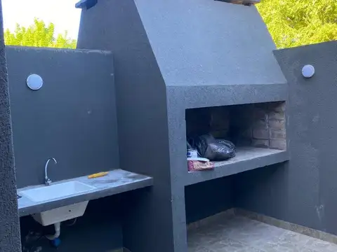 Casa 3 ambientes con 2 baños