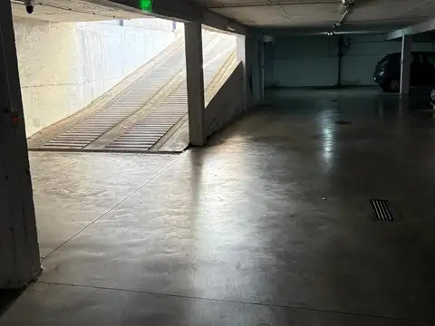 COCHERA CUBIERTA EN SUB SUELO