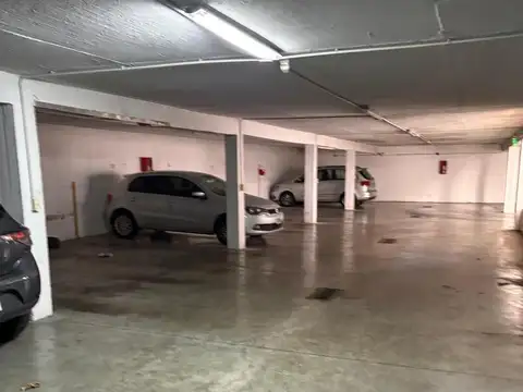 COCHERA CUBIERTA EN SUB SUELO