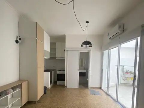 MONOAMBIENTE EQUIPADO CON PATIO