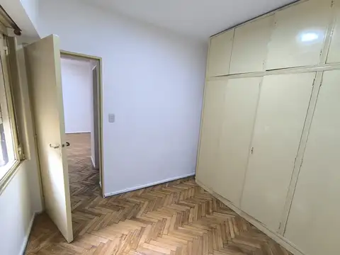 V. CRESPO 2 AMB. EN VENTA A MTS. PARQUE CENTENARIO OPORTUNIDAD  