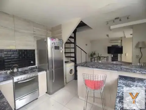 PH en venta - 3 Dormitorios 2 Baños - Villa General Mitre