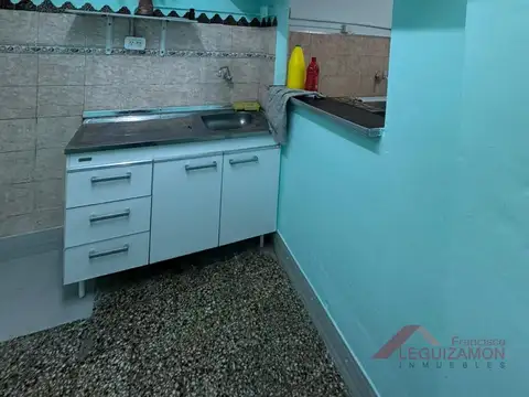 Depto Tipo Casa en Alquiler 50 años