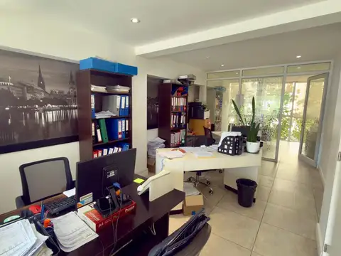 Excelente piso de oficina - Moreno al 2800