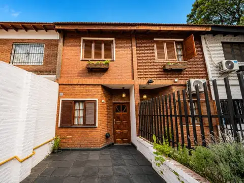 Triplex | 4 ambientes + Fondo libre  65 M2 | El Palomar