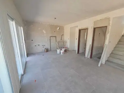 Casa 5 ambientes con 3 baños