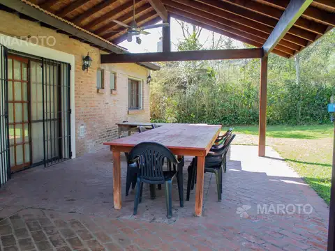 Casa 4 ambientes con 2 baños