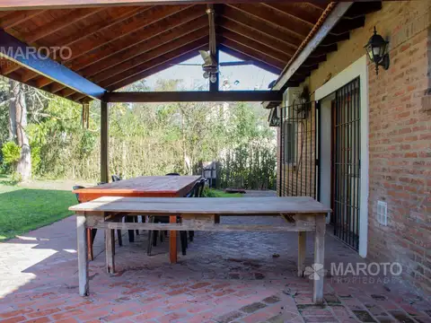 Casa en Venta con 4 cocheras