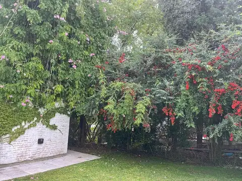 Casa en Venta con 1 cochera