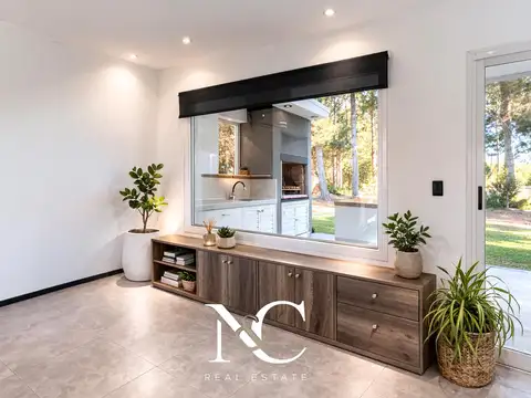 Casa 4 ambientes con 2 baños