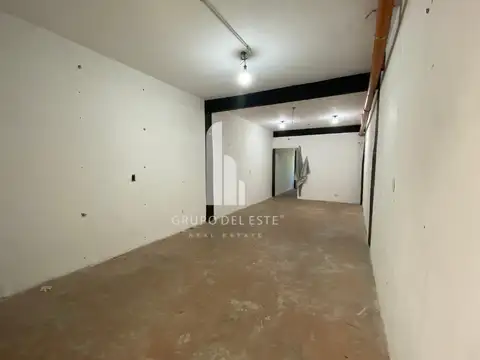 Galpon en Alquiler 18  mts Fondo