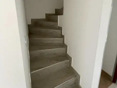 Depto Tipo Casa en Venta con 1 cocheras