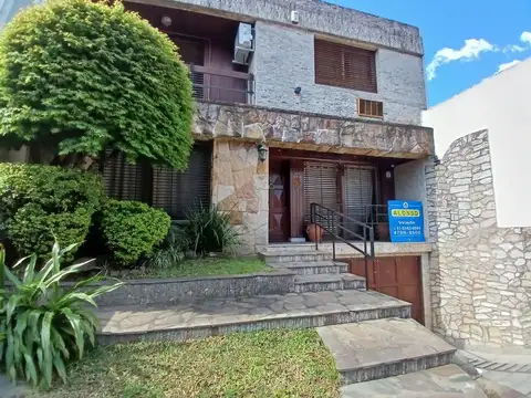 Casa tipo americana zona Agustiniano