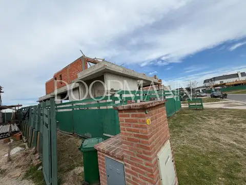 Casa en Venta en Los Puentes, USD 2.400.000