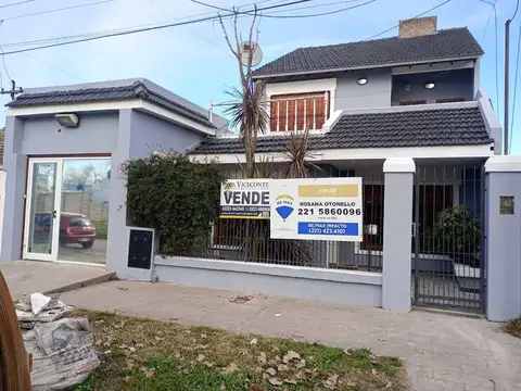 A L Beruti entre Castelli y Azcuénaga 500