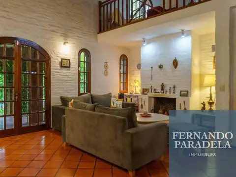 Casa en Venta con 4 cocheras