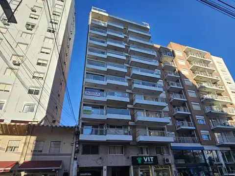 Cochera Santa Fe al 3100, cochera muy amplia parta camioneta, planta baja