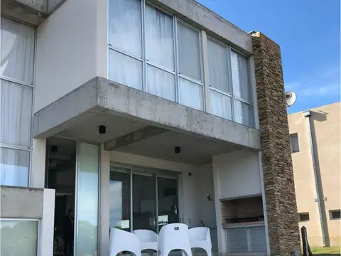 Casa en Alquiler Temporal en Costa Esmeralda, USD 5.500