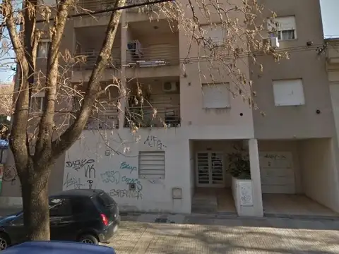 Cochera en  62 e/ 13 y 14