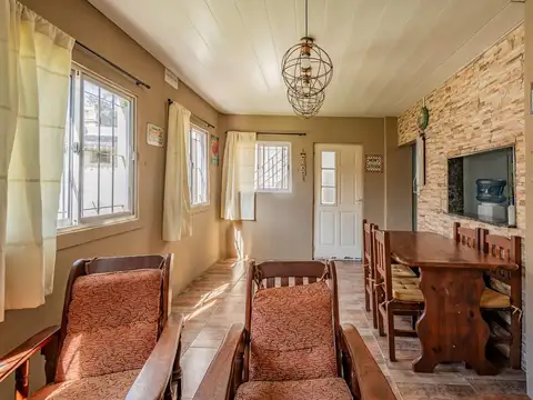 Casa 5 ambientes con 1 baño