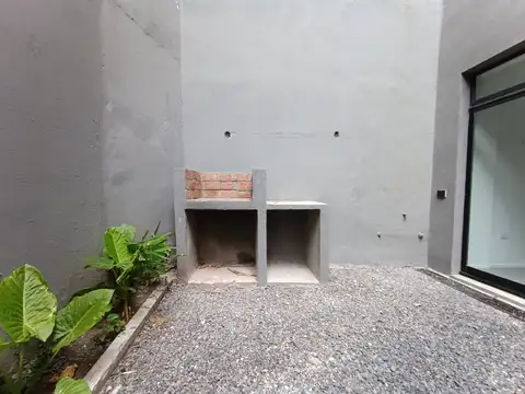 venta monoambiente con patio saavedra