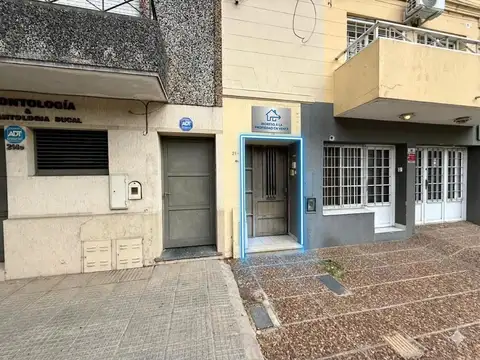 Casa interna a refaccionar en Balcarce 2147