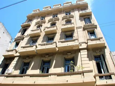 Departamento de 4 Ambientes con Galeria