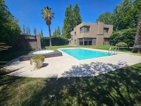 Casa en venta en Barrio Privado El Huerto, Luján