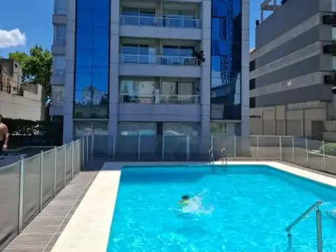 Departamento 2 ambientes con balcon y cochera. Full amenities con vista al Parque Centenario