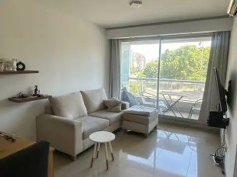Departamento 2 ambientes con balcon y cochera. Full amenities con vista al Parque Centenario