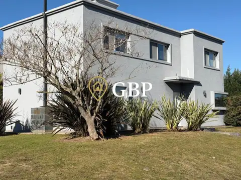 Casa en Alquiler de 3 dormitorios