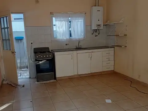 Departamento en Alquiler en Villa Luzuriaga, $ 550.000