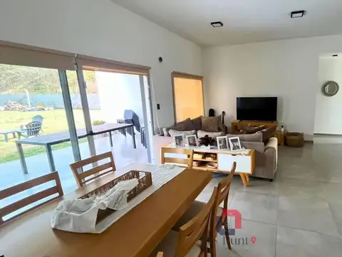 Casa 4 ambientes con 3 baños
