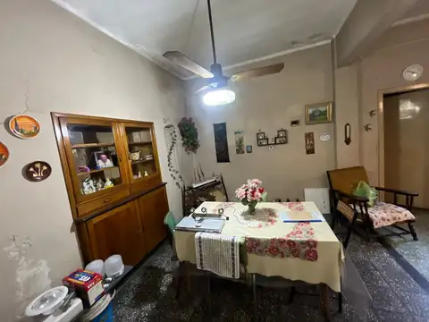 CASA MULTIFAMILIAR EN PARQUE AVELLANEDA ? 2 UNIDADES TIPO PH + GRAN FONDO LIBRE