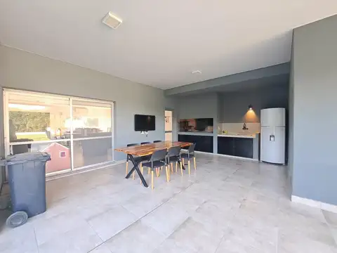 Casa 7 ambientes con 3 baños