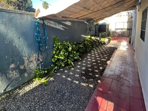 Departamento tipo casa en venta en Ituzaingo Sur