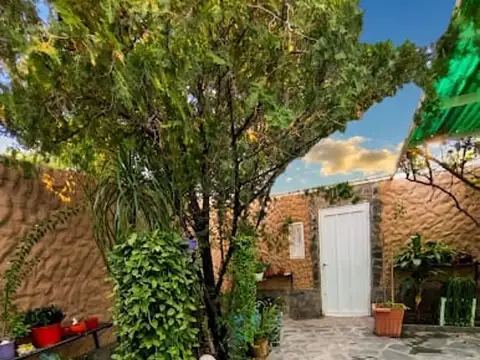 Casa 6 ambientes con 3 baños