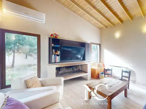 Casa 5 ambientes con 4 baños