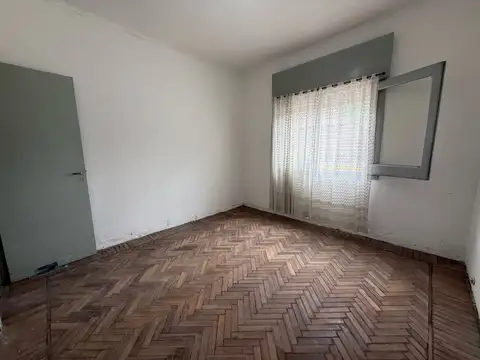 Alquiler comercial casa 4 ambientes  refaccionada en Ituzaingó Norte