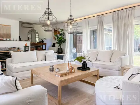 Casa en Venta en Santa Rita, USD 470.000