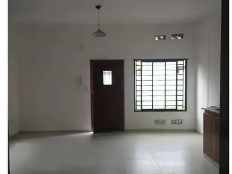 Depto De Dos Ambientes En Planta Baja En Venta