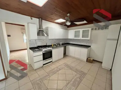 Remodelada Casa En Venta con amplio parque