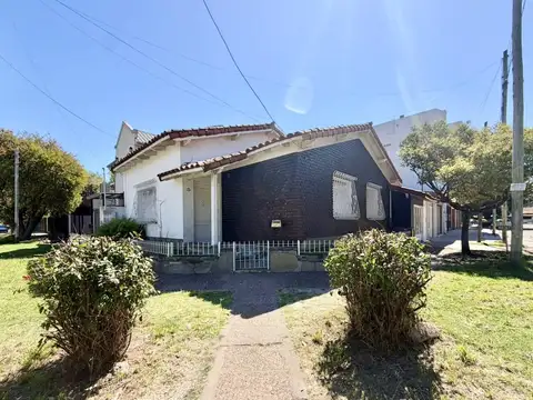 Chalet 4 ambientes en planta baja.