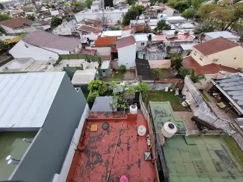Venta edificio con local comercial a refaccionar